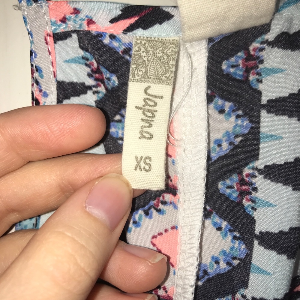 Patterned Racerback Tank Top - Picture 3 of 3
